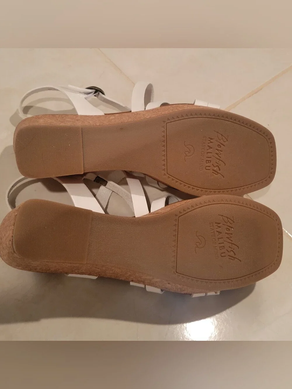 NWOB Size 9 Platform Wedge Strappy Sandals White Women’s cork open toe Malibu